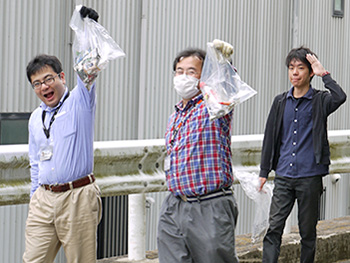 5月の敷地外清掃・草取り