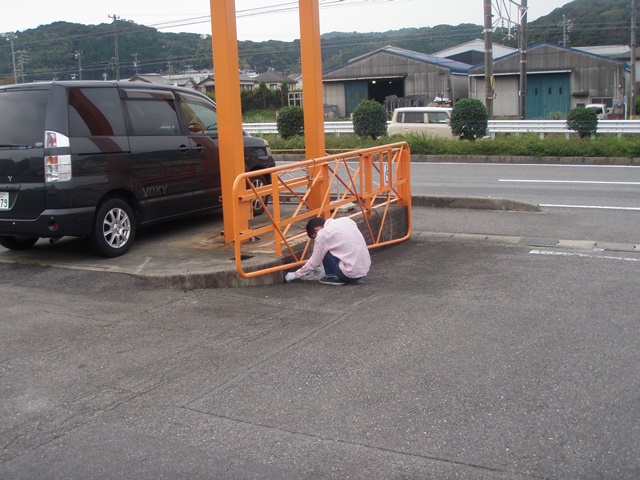 本日は敷地外清掃の日でした！