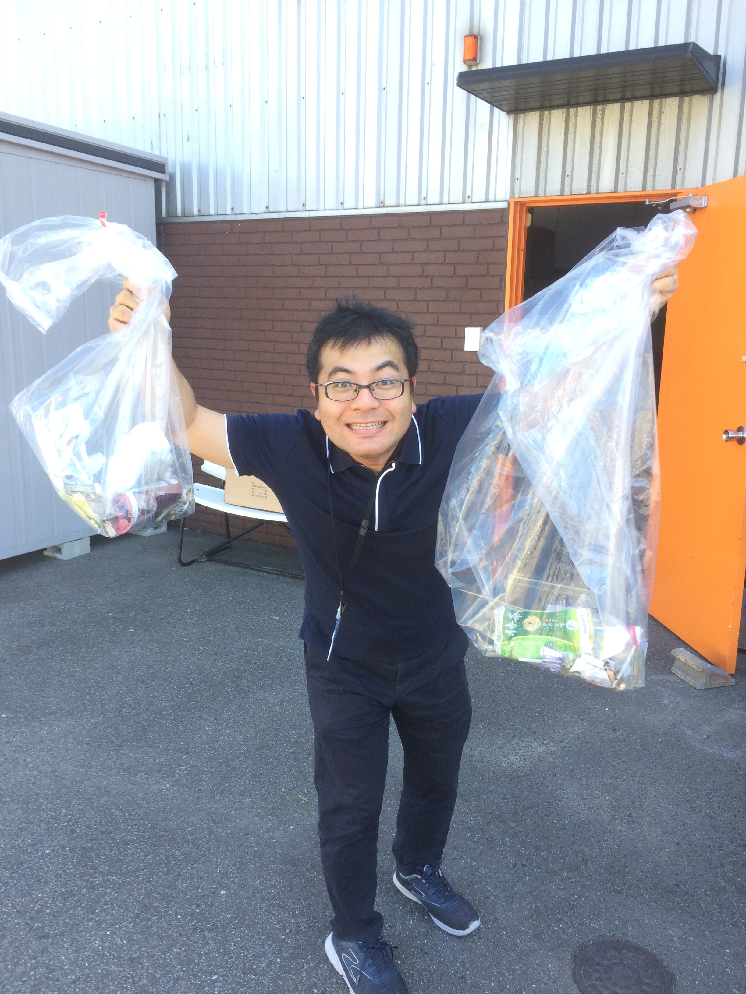 敷地外掃除のブログの番が回ってきてしまいました。